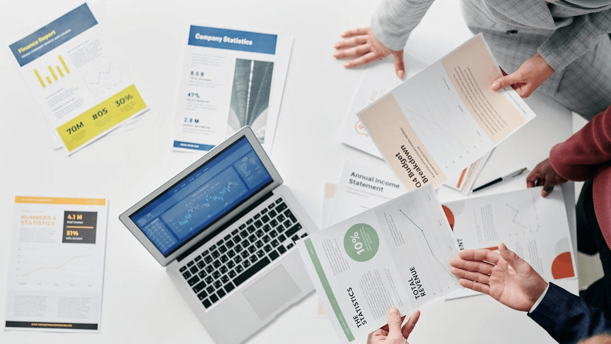 Gilbert-Feature-pexels-photo-7109315-71